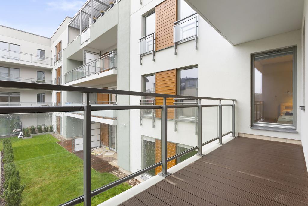 Spokojny I Komfortowy Apartament Wsrod Zieleni Wroclaw Luaran gambar