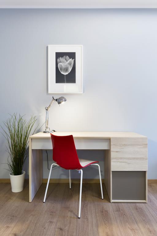 Spokojny I Komfortowy Apartament Wsrod Zieleni Wroclaw Luaran gambar