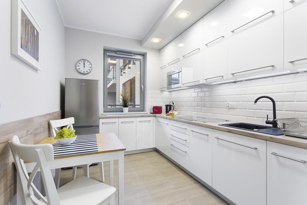 Spokojny I Komfortowy Apartament Wsrod Zieleni Wroclaw Luaran gambar